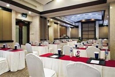 фото отеля Crowne Plaza Hotel Jakarta