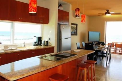 фото отеля Puerta Al Mar Condominiums Isla Mujeres
