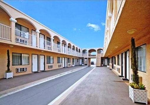 фото отеля Rodeway Inn And Suites Inglewood