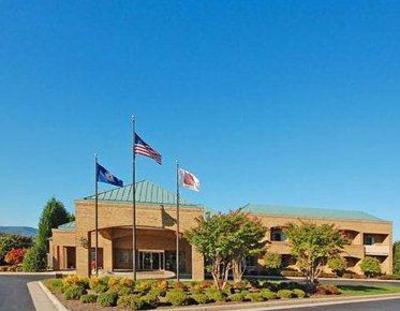 фото отеля Comfort Suites Inn at Ridgewood Farm