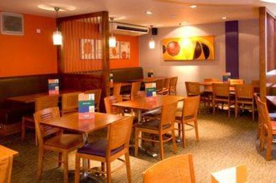 фото отеля Premier Inn M6 J2 Coventry