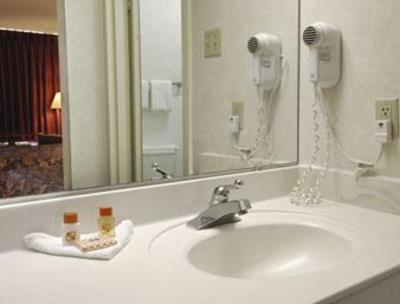 фото отеля Howard Johnson Inn & Suites Griffin