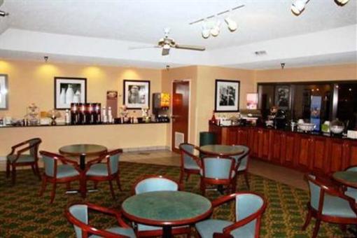фото отеля Hampton Inn Sandusky Milan