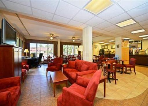 фото отеля Quality Inn University Winston Salem