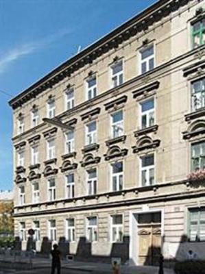 фото отеля Pilgram Apartments