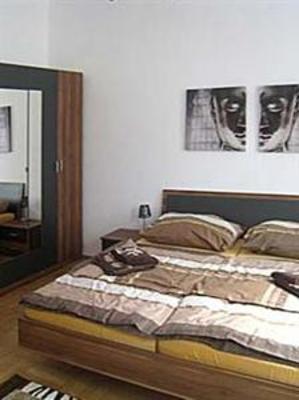 фото отеля Pilgram Apartments