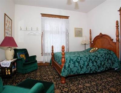 фото отеля Spurs N Lace Inn Colorado Springs