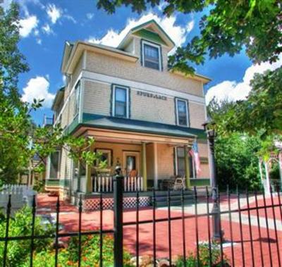 фото отеля Spurs N Lace Inn Colorado Springs