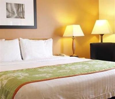 фото отеля Fairfield Inn & Suites Chicago St. Charles