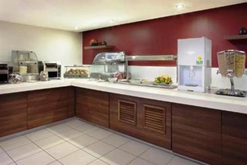 фото отеля Holiday Inn Express Warwick Stratford Upon Avon