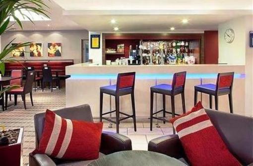 фото отеля Holiday Inn Express Warwick Stratford Upon Avon