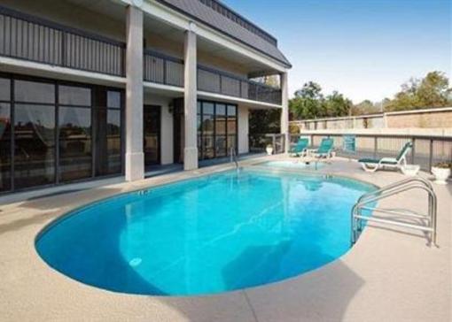 фото отеля American Inn at Fort Stewart