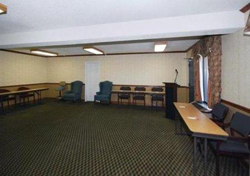 фото отеля American Inn at Fort Stewart