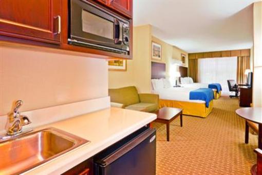 фото отеля Holiday Inn Express Hotel & Suites Magee