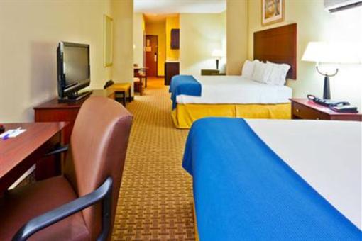 фото отеля Holiday Inn Express Hotel & Suites Magee