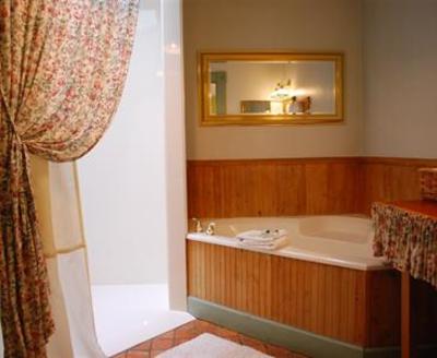 фото отеля Seven Wives Inn