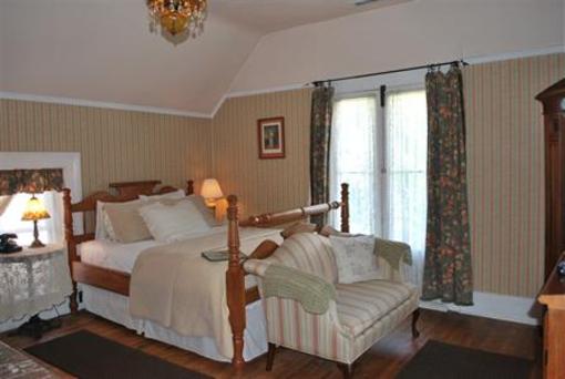 фото отеля Seven Wives Inn