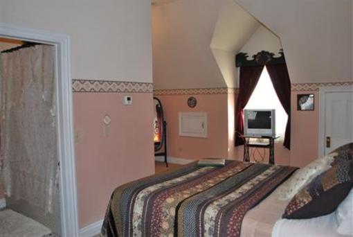 фото отеля Seven Wives Inn