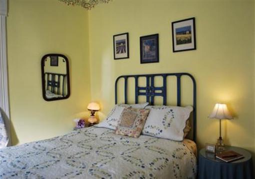 фото отеля Seven Wives Inn