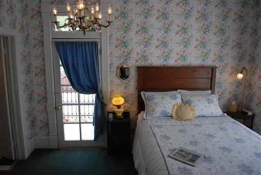 фото отеля Seven Wives Inn