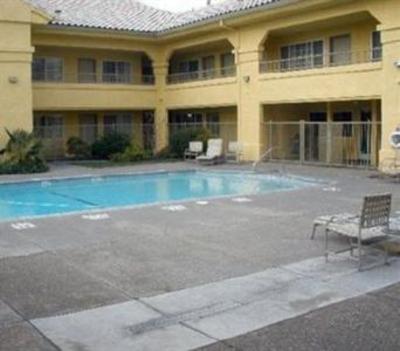 фото отеля Quality Inn & Suites Lathrop