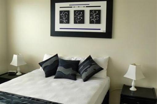 фото отеля Seafarer Chase Holiday Apartments Caloundra