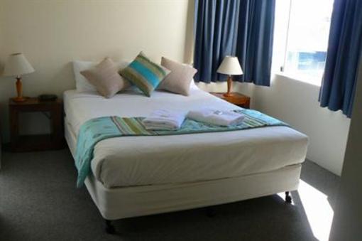 фото отеля Seafarer Chase Holiday Apartments Caloundra