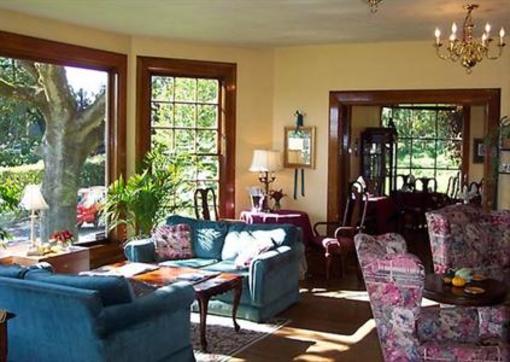 фото отеля Campbell House, A City Inn