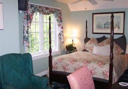 фото отеля Campbell House, A City Inn