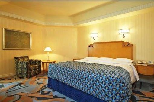 фото отеля Disney Ambassador Hotel