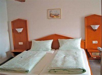 фото отеля Hotel Zum Bräu Kinding