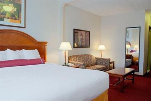 фото отеля BEST WESTERN Sandusky Hotel & Suites