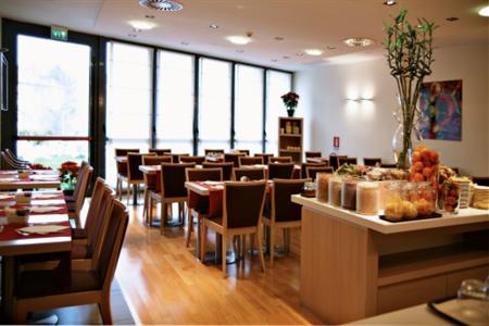 фото отеля Best Western Palace Inn Hotel