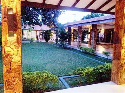 фото отеля Full Moon Garden Hotel