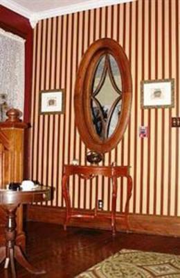 фото отеля Hattie May Inn