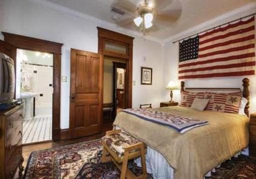 фото отеля Hattie May Inn