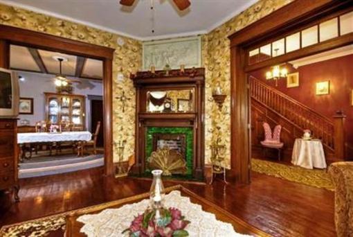 фото отеля Hattie May Inn