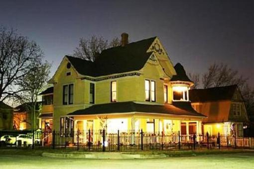 фото отеля Hattie May Inn