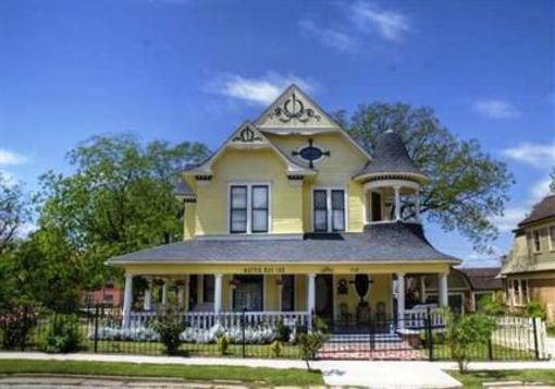 фото отеля Hattie May Inn