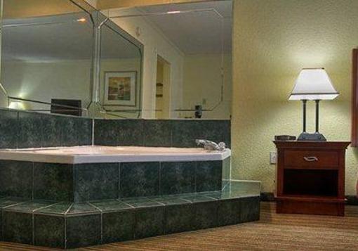 фото отеля Quality Inn & Suites Civic Center