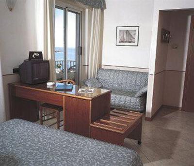 фото отеля Hotel Croce Di Malta Imperia