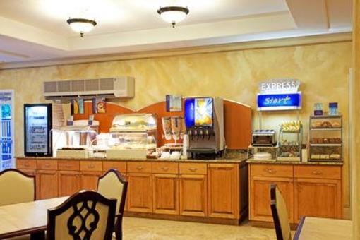 фото отеля Holiday Inn Express Hotel & Suites Lafayette-South