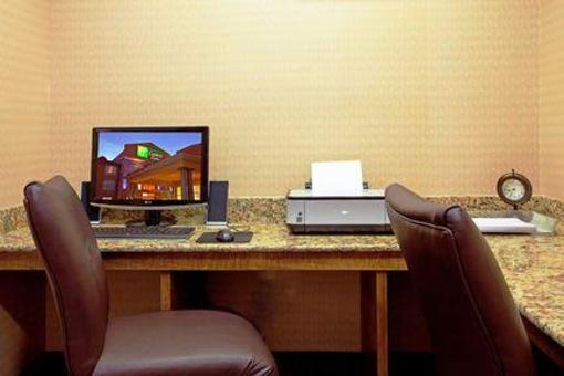 фото отеля Holiday Inn Express Hotel & Suites Lafayette-South