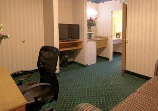 фото отеля Clarion Suites Downtown