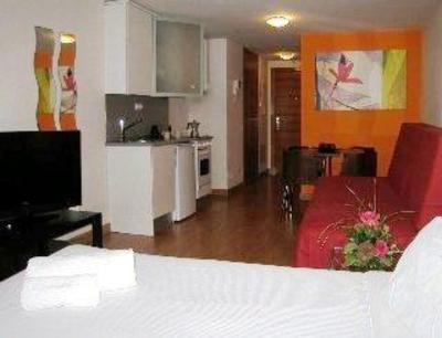 фото отеля Apartamentos H2 Gran Via Madrid