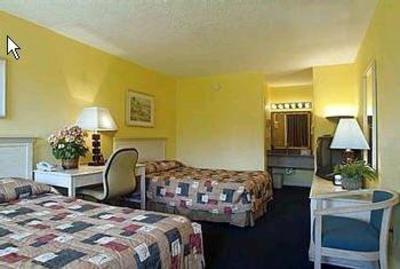 фото отеля Holiday Park Hotels & Suites Deerfield Beach