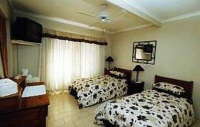 фото отеля Bluewater Beachfront Guest House