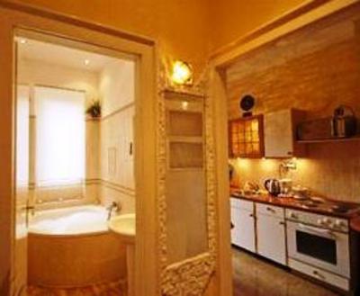 фото отеля Balcony Apartment Budapest