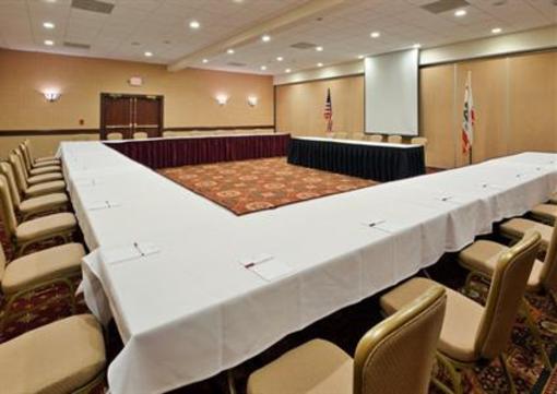 фото отеля Crowne Plaza Concord