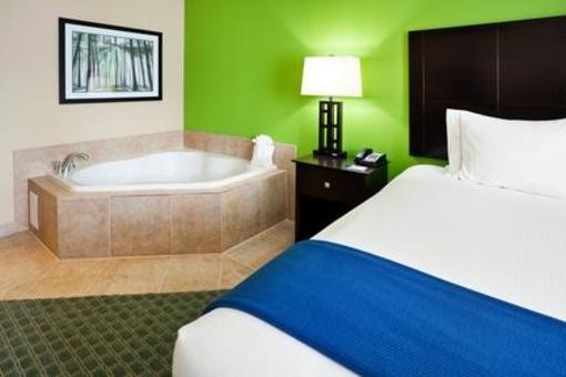фото отеля Holiday Inn Express Hotel & Suites Newport South